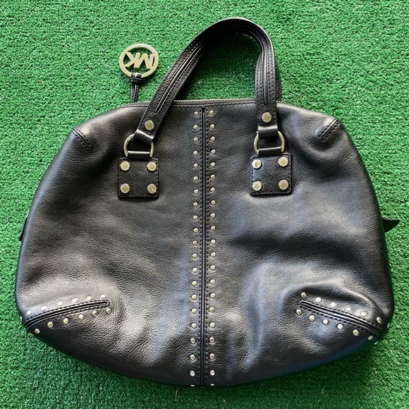 🎉🎉🎉HOST PICK 🎉🎉Authentic Michael Kors Bag | Michael Kors Bag | Black Bag | - Picture 5 of 16